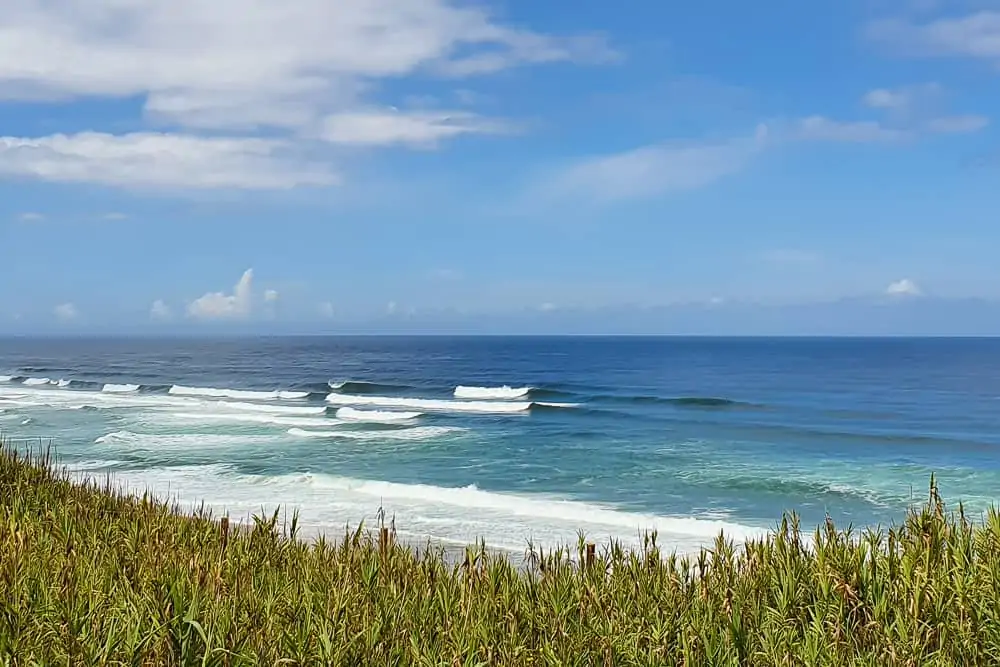 Waves breaking in Praia Grande - Sintra