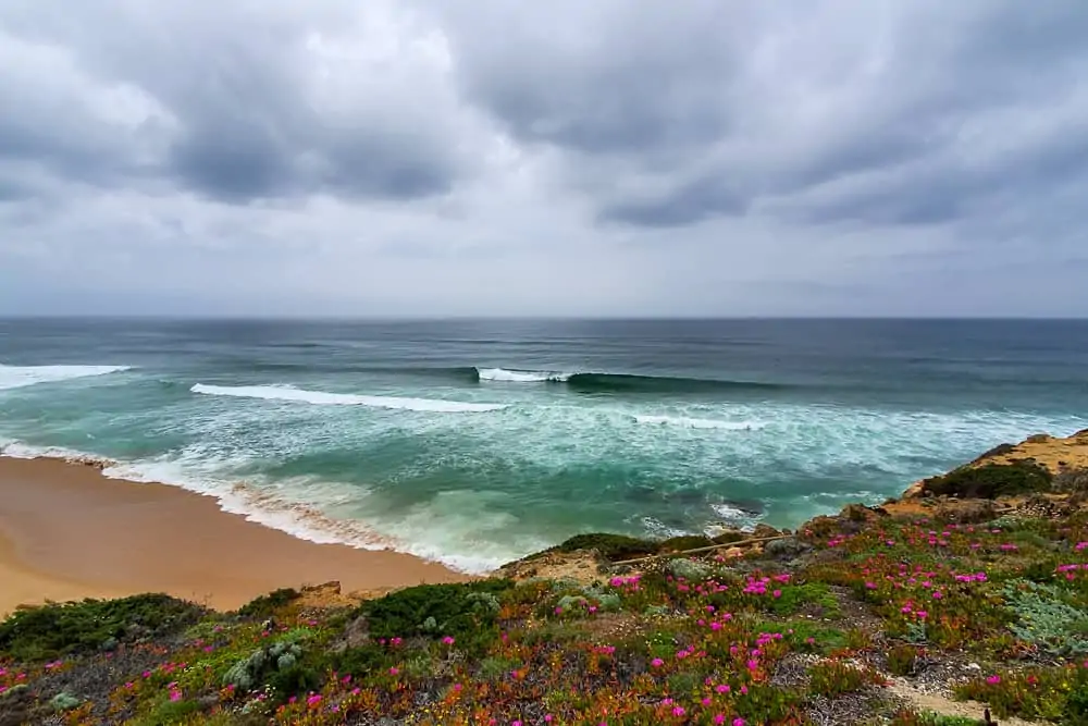 A great wave at the surf spot São Julião