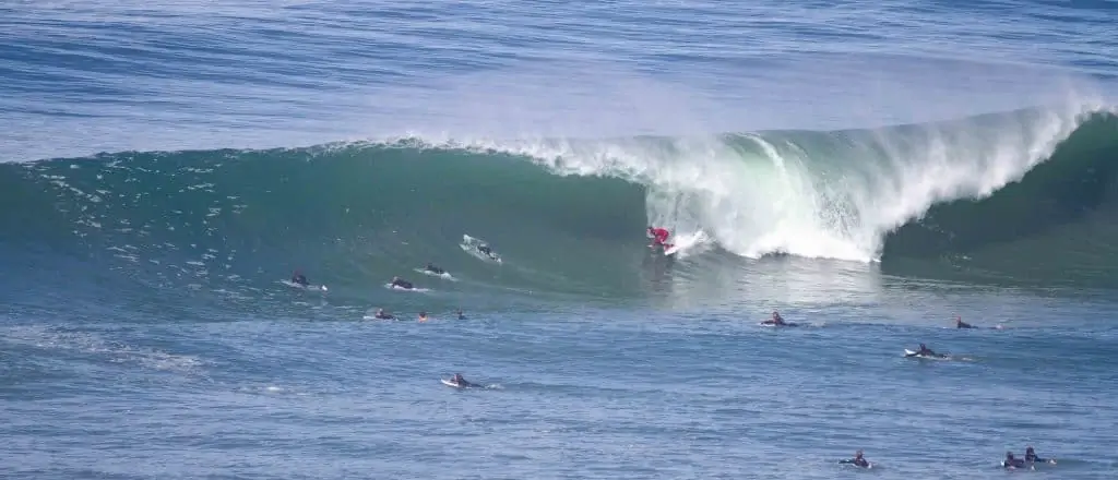 Crowds at Coxos in Ericeira