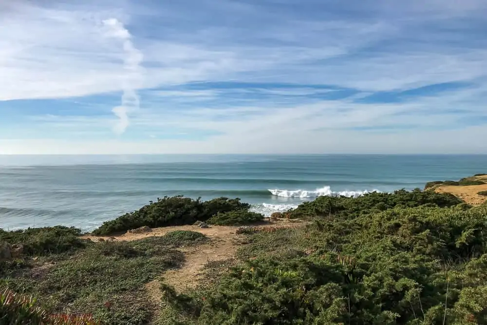 Waves breaking at Pontissima on a day with big swell